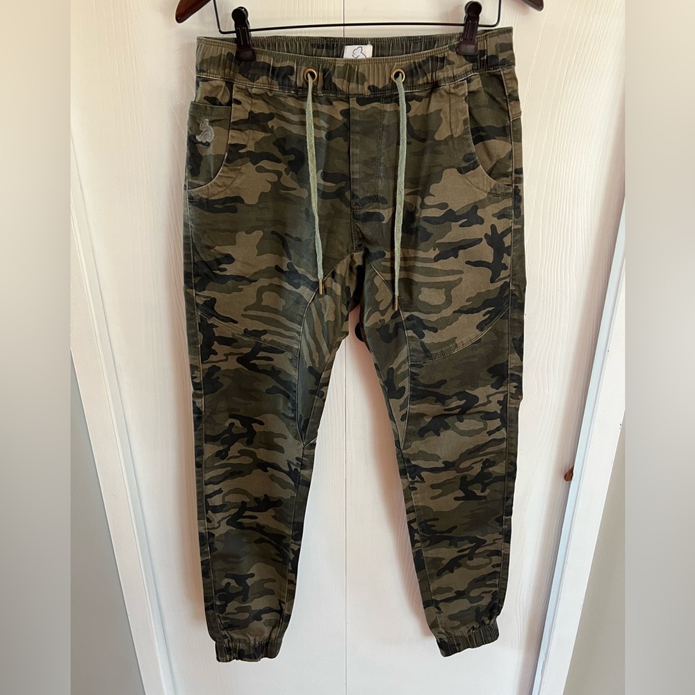 Chino camo joggers
